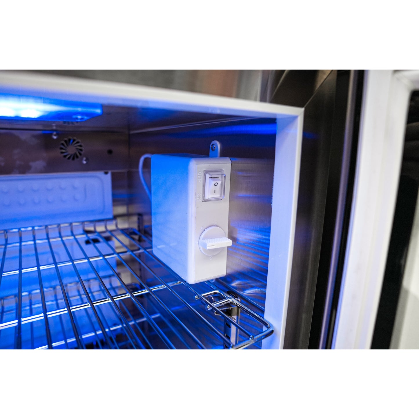 Mont Alpi 400 Deluxe BBQ Grill Island with Kegerator, Kamado Module, Extra Storage & Fridge - MAi400-DKEGKAMFCXL